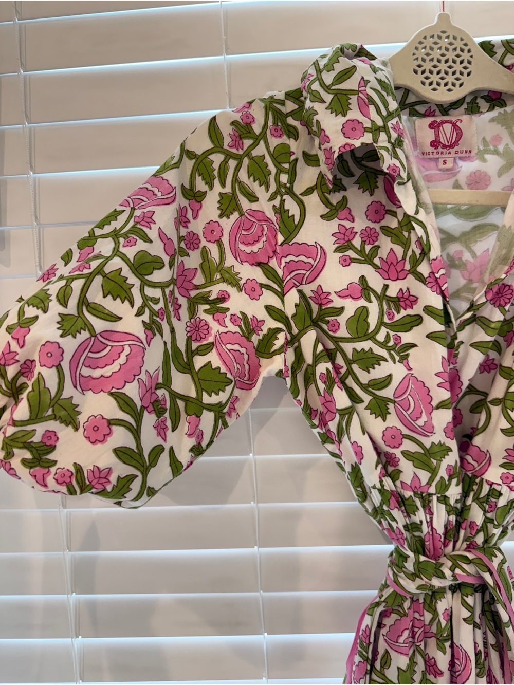 Victoria Dunn Pink & Green Puff Sleeve Floral Midi Dress - Picture 5 of 5